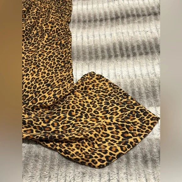 Victoria’s Secret leopard print sleep pants
Size Medium NWOT - Picture 3 of 5